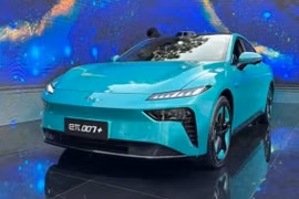 “Ông trùm” xe tải Trung Quốc ra mắt sedan điện cỡ Toyota Camry, giá từ hơn 500 triệu đồng