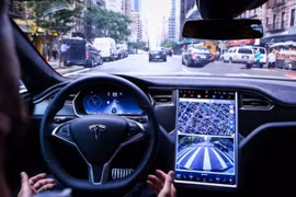 Từ cơ khí đến phần mềm: Ô tô đang trở thành thiết bị sống của kỷ nguyên số 