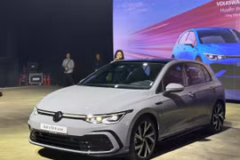 Volkswagen Golf thế hệ mới ra mắt tại Việt Nam, giá từ 798 triệu đồng