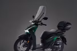  Dịp Quốc khánh mua 01 Honda SH được tặng kèm xe máy điện trị giá gần 15 triệu đồng