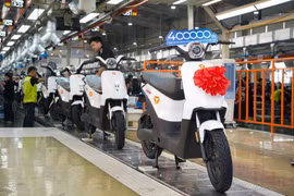 Yadea xuất xưởng chiếc xe máy điện thứ 400.000 tại Việt Nam
