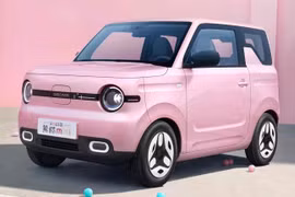 Ô tô điện mini có giá ngang xe tay ga, chạy 200 km mỗi lần sạc