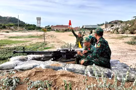 Tổ chức bắn đạn thật cho Đại đội hỗn hợp Đảo Cù Lao Xanh