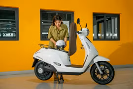 VinFast triển khai chính sách bảo hành vượt trội: 6 năm cho xe, 8 năm cho pin xe máy điện