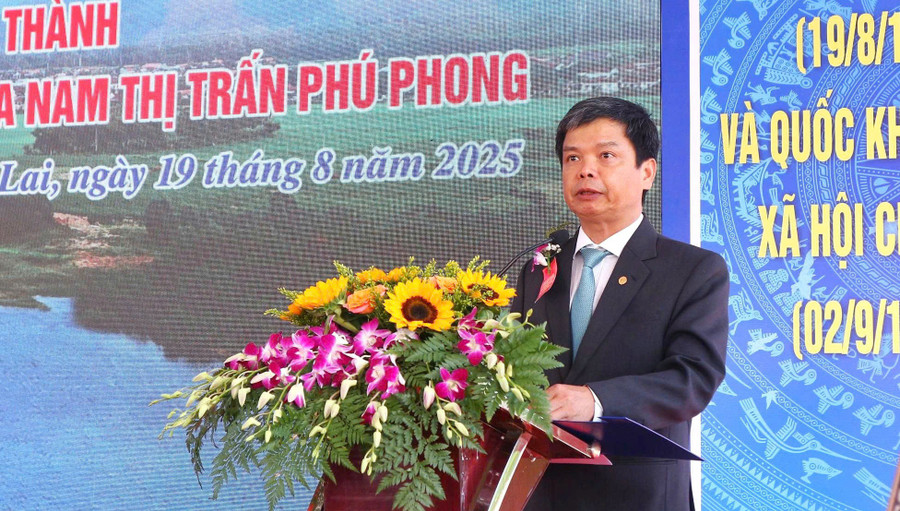 Phó Chủ tịch UBND tỉnh Nguyễn Hữu Quế phát biểu tại Lễ khánh thành. Ảnh: Kiều Vy 3.jpg