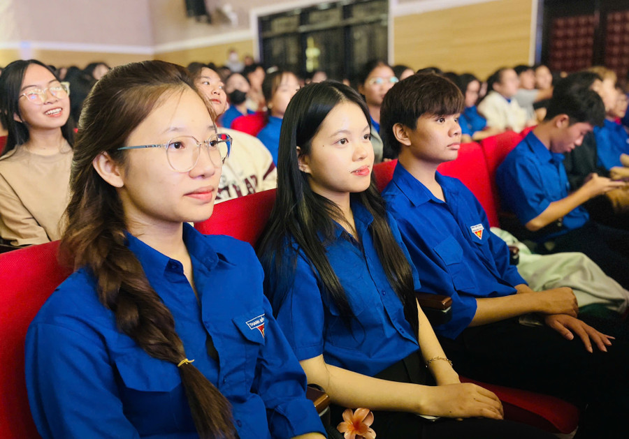 Những tân sinh viên khóa 48 của Trường Đại học Quy Nhơn. Ảnh: T.D tan-sinh-vien-truong-dai-hoc-quy-nhon.jpg