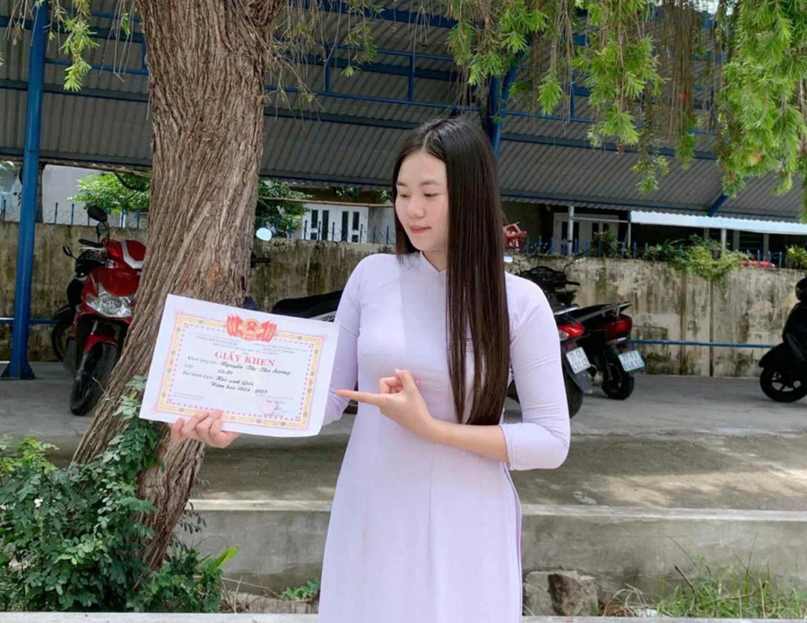 Em Nguyễn Thị Thu Sương (Trường THPT số 2 Tuy Phước) quyết định theo học ngành Sư phạm Mầm non tại Trường Đại học Quy Nhơn hoặc Trường Đại học Khánh Hòa. Ảnh: NVCC e859c8d94945ff1ba654.jpg