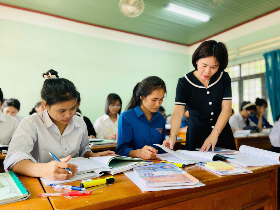 Từ năm học 2026-2027, cả nước sẽ triển khai dùng chung một bộ SGK trên phạm vi toàn quốc. Ảnh: T.D 157c2212c25848061149.jpg