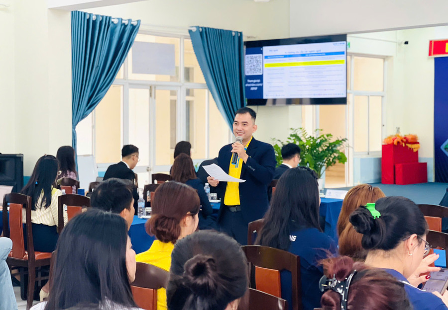 hoi-thao-dinh-huong-nghe-nghiep-va-co-hoi-viec-lam-trong-nganh-tai-chinh-ngan-hang.jpg