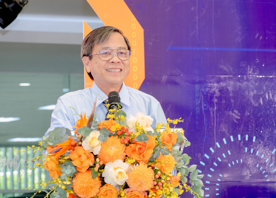 Thầy Trần Ngọc Tuấn-Phó Hiệu trưởng Trường Đại học FPT phát biểu tại buổi lễ chào đón tân sinh viên. Ảnh: T.D z6980618345106-490798580f5ee9d1debc2ac70a80b98c.jpg