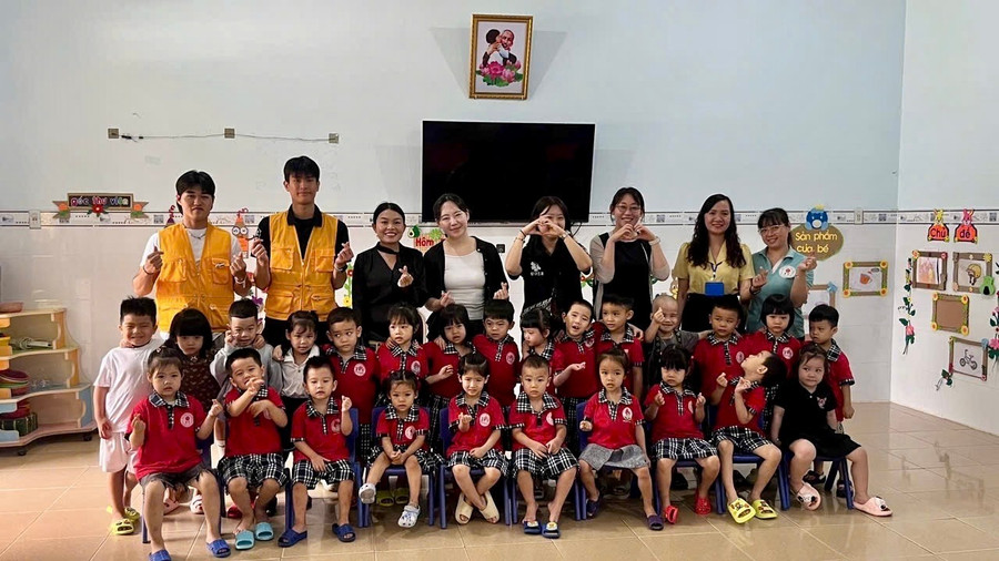 Từ năm 2022 đến nay, Trường Đại học Jeonju Kijeon tổ chức nhiều đoàn đến thăm, khảo sát một số cơ sở giáo dục mầm non của tỉnh Gia Lai. Ảnh: H.H hhhh.jpg