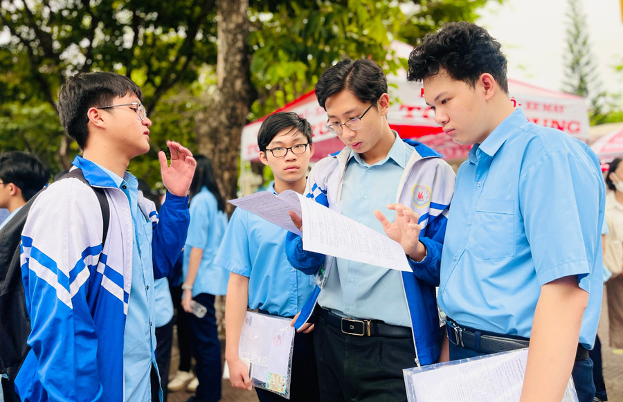 Nhiều thí sinh tiếc nuối vì khó lấy điểm tuyệt đối ở môn Toán. Ảnh: Trần Dung toan-dung.jpg