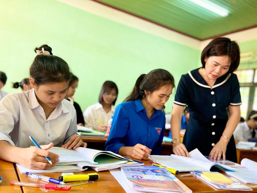 Tổ chức thi thử trước Kỳ thi tốt nghiệp THPT năm 2025 giúp học sinh lớp 12 đang học theo Chương trình GDPT 2018 làm quen với cấu trúc, nội dung, hình thức thi. Ảnh: T.D 75040cc78e473c196556.jpg