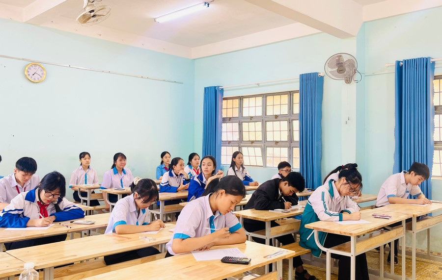 Thí sinh tham gia kỳ thi chọn học sinh giỏi lớp 9 cấp tỉnh năm học 2024-2025. Ảnh: T.D c88261244aaff8f1a1be.jpg