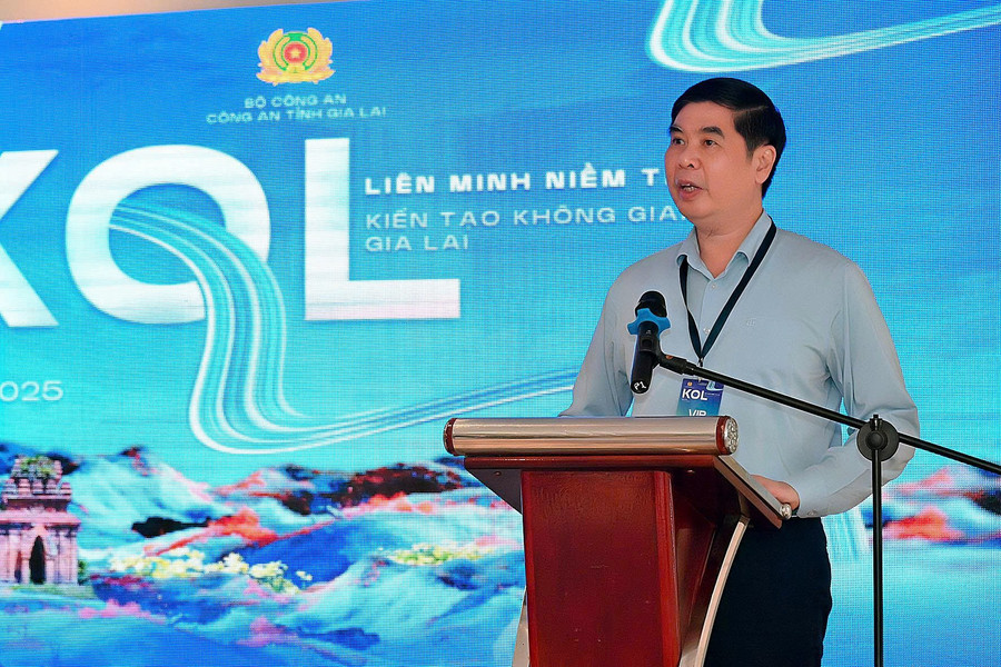 Phó Chủ tịch UBND tỉnh Lâm Hải Giang phát biểu tại hội nghị. Ảnh: Đ.T 4dt.jpg