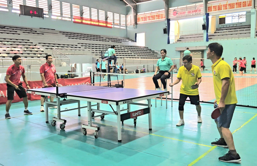 Đội bóng bàn Hội Nhà báo tỉnh Phú Yên (áo đỏ) thi đấu với đội Hội Nhà báo tỉnh Kon Tum để lại nhiều ấn tượng đẹp trong lòng khán giả. Ảnh: Ngọc Duy videocapture-20250516-153748.jpg