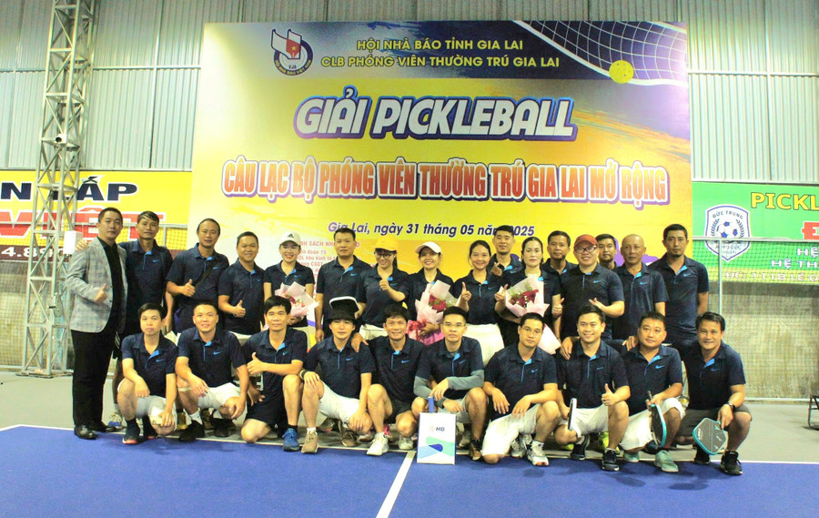 Tham gia giải đấu có 16 cặp vận động viên đến từ các cơ quan, đơn vị trên địa bàn tỉnh Gia Lai. Ảnh: R.H chung.jpg
