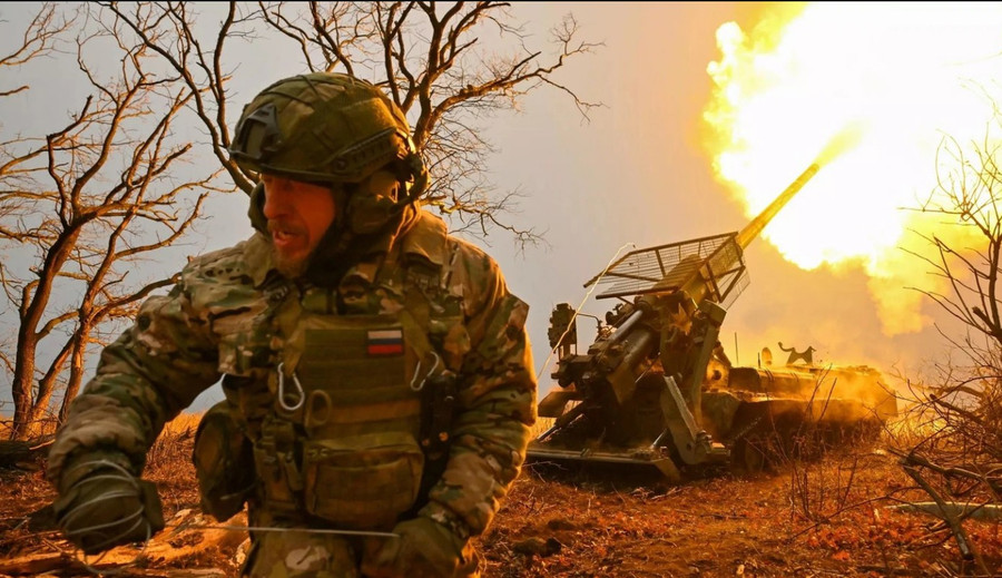 Lính Nga khai hỏa về phía lực lượng Ukraine. Ảnh: Sputnik n1.jpg