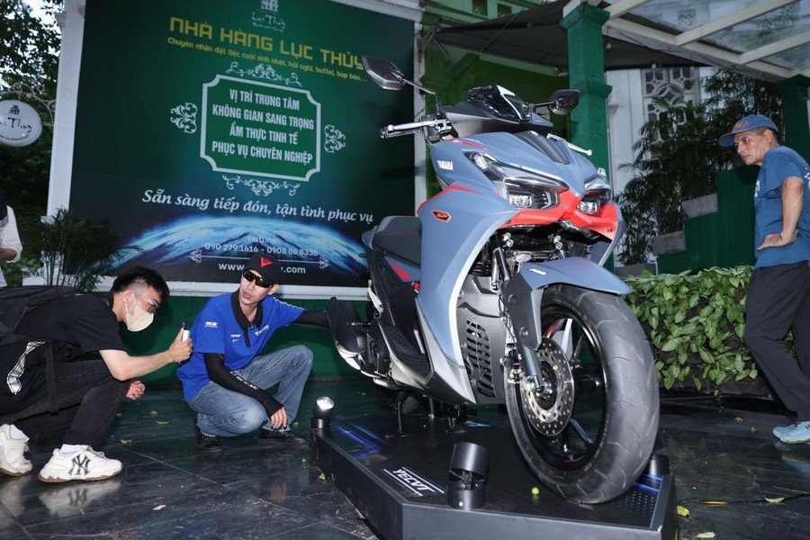 Với loạt nâng cấp đáng kể cả về công nghệ lẫn thiết kế, Yamaha kỳ vọng bản nâng cấp này sẽ giúp NVX giành lại thị phần. Ảnh: S.T mau-xe-tay-ga-the-thao-yamaha-nvx-155-2025-da-chinh-thuc-xuat-hien-tai-viet-nam-voi-dien-mao-hoan-toan-moi-dam-chat-the-thao.jpg