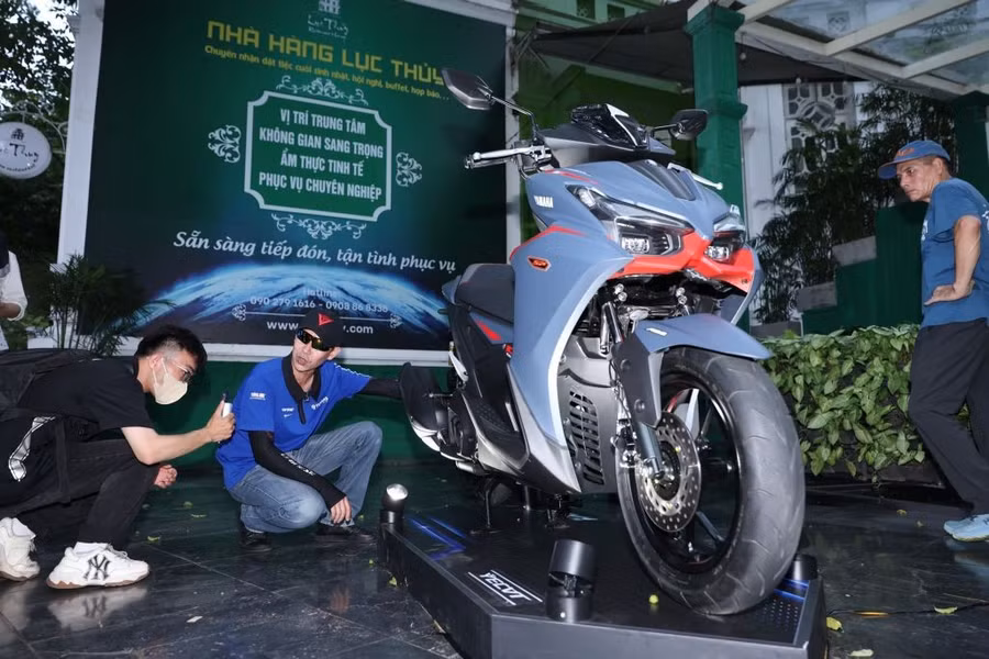 mau-xe-tay-ga-the-thao-yamaha-nvx-155-2025-da-chinh-thuc-xuat-hien-tai-viet-nam-voi-dien-mao-hoan-toan-moi-dam-chat-the-thao.jpg