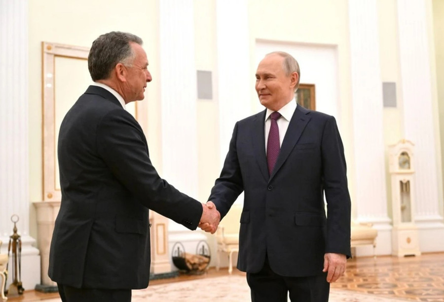 tong-thong-putin-bat-tay-dac-phai-vien-steve-witkoff-trong-mot-cuoc-gap-hoi-dau-nam-2025-anh-kristina-kormilitsyna.jpg
