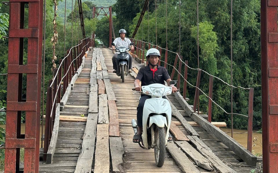 Cầu dân sinh làng Keo-Kpaih đã được sửa chữa, giúp người dân đi lại thuận tiện trong mùa mưa bão. Ảnh: Minh Chí cau-dan-sinh-lang-keo-kpaih-duoc-sua-chua-giup-nguoi-dan-di-lai-thuan-tien-trong-mua-mua-bao.jpg