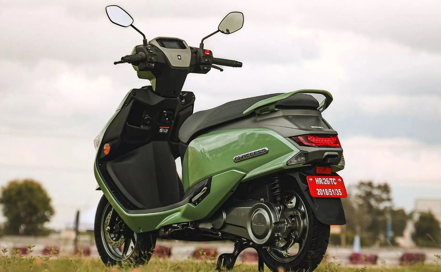 Suzuki e-Access được thiết kế theo phong cách nhỏ gọn, thực dụng. Ảnh: S.T 4.jpg
