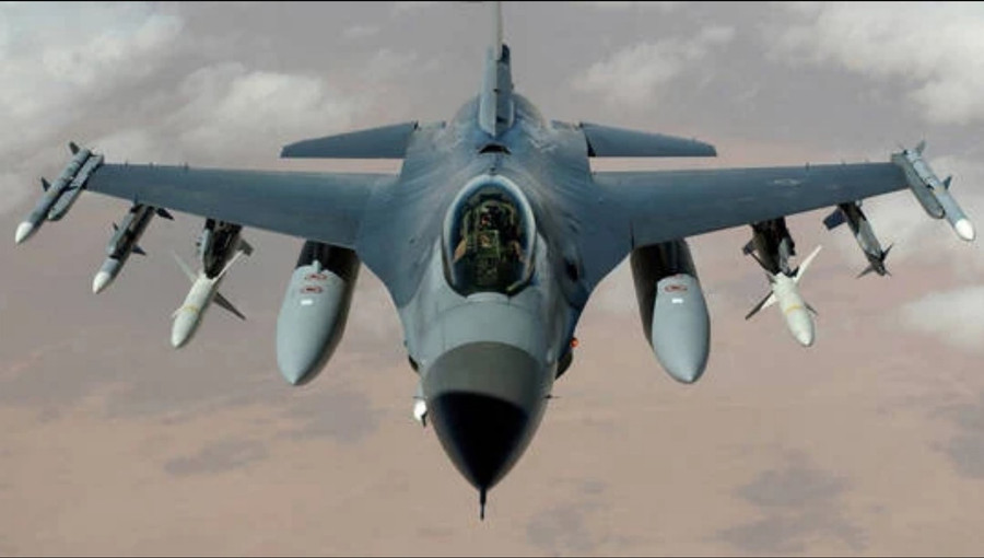 Một chiếc F-16 Fighting Falcon. Ảnh: Stocktrek Images l4.jpg