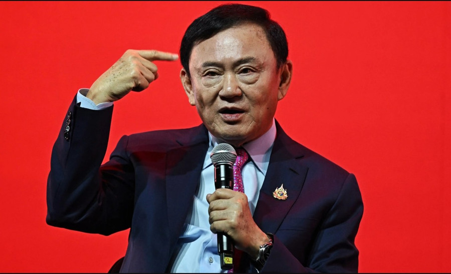 Ông Thaksin phát biểu tại Bangkok hồi tháng 7. Ảnh: AFP t2.jpg