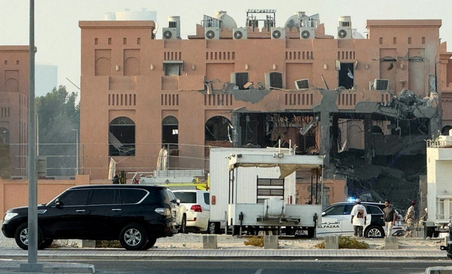 Tòa nhà bị hư hại sau cuộc tấn công của Israel nhằm vào các nhà lãnh đạo Hamas ở Qatar. Ảnh: Reuters 1.jpg