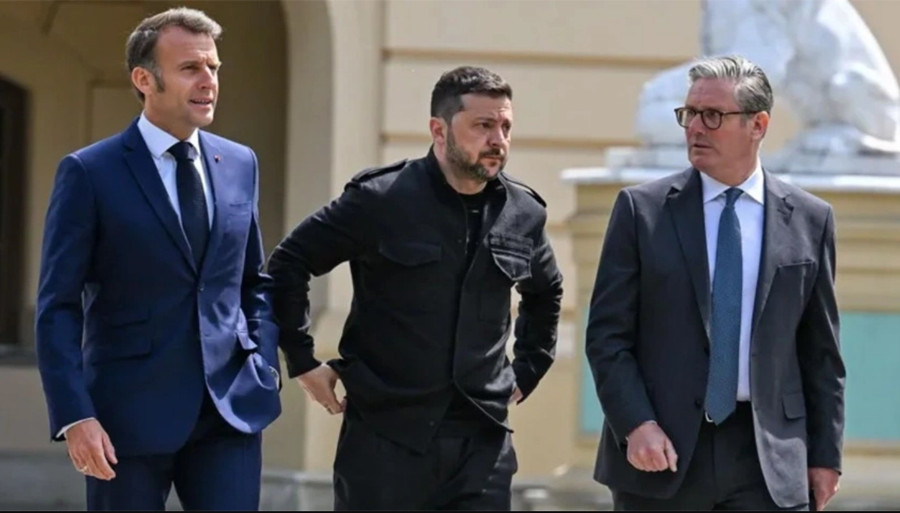 Tổng thống Pháp Emmanuel Macron, Tổng thống Ukraine Volodymyr Zelensky và Thủ tướng Anh Keir Starmer. Ảnh: EPA 1.png