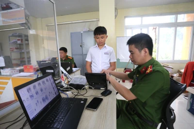 Cấp căn cước, định danh điện tử mức 2 xuyên suốt thứ bảy và chủ nhật