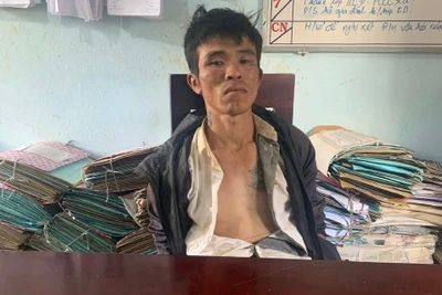 Đối tượng dùng dao đâm cán bộ Công an bỏ trốn về hướng TP. Pleiku