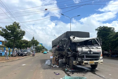 Vụ tai nạn xảy ra ở ngã 3 đường Trường Chinh - Nguyễn Bửu. Ảnh: Văn Ngọc