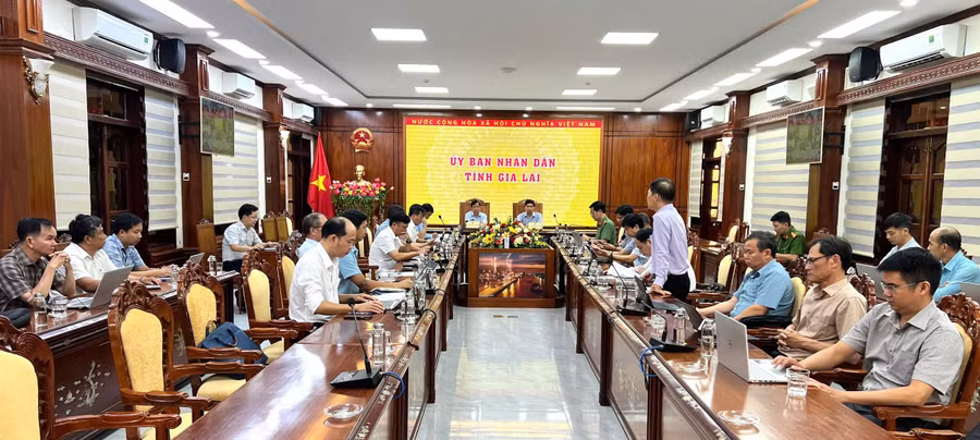 quang-canh-buoi-lam-viec.jpg