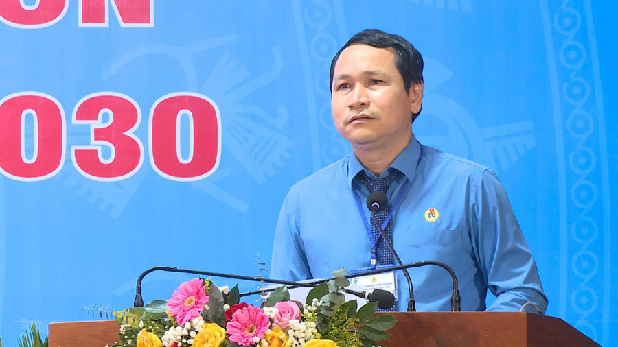 Chủ tịch LĐLĐ tỉnh Hà Duy Trung phát biểu tại Đại hội. Ảnh: Hoàng Vũ Chủ tịch LĐLĐ tỉnh Hà Duy Trung phát biểu tại Đại hội. Ảnh: Hoàng Vũ