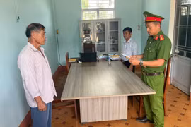 Khởi tố chủ trại heo xả trên 240 tấn chất thải ra môi trường 
