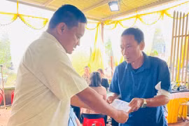 Hỗ trợ 5 triệu đồng cho gia đình của bé trai tử vong do đuối nước tại Ia Krêl