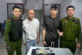 Gia Lai: Tạm giữ 2 đối tượng mang ma túy trên đường