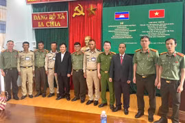 Công an xã Ia Chia tổ chức hội nghị phối hợp với Công an xã Sê San (Vương quốc Campuchia)