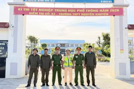 Công an phường An Khê “hỏa tốc” 20 km chở nữ sinh lấy giấy báo thi để quên