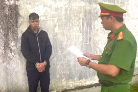 Bắt tạm giam đối tượng dùng gậy đánh người gây thương tích.