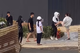 Làm rõ vụ nữ sinh lớp 7 bị bạn đánh ở phường Hội Phú 