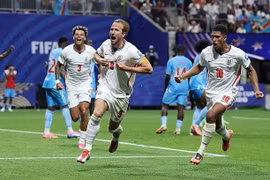 Harry Kane hóa người hùng giải cứu Tam Sư