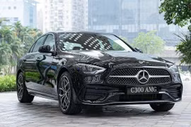 Mercedes-Benz C300 AMG: Mẫu xe sang có giá trên 2 tỷ đồng trong tháng 10-2024