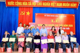 Xã Ia Hiao tổ chức mừng thọ 127 người cao tuổi 