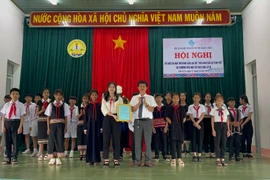 Ra mắt Câu lạc bộ “Thủ lĩnh của sự thay đổi" tại xã Đak Jơ Ta