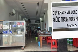 Quán phở hot trend-"Quý khách vui lòng không thanh toán hộ"