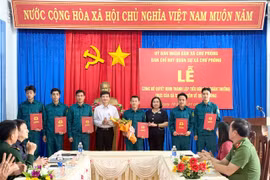 Ra mắt Tiểu đội dân quân thường trực xã Chư Prông