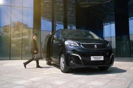 Peugeot Traveller: Chiếc xe sang trọng và nhiều tiện nghi với giá bán trên 1,6 tỷ đồng